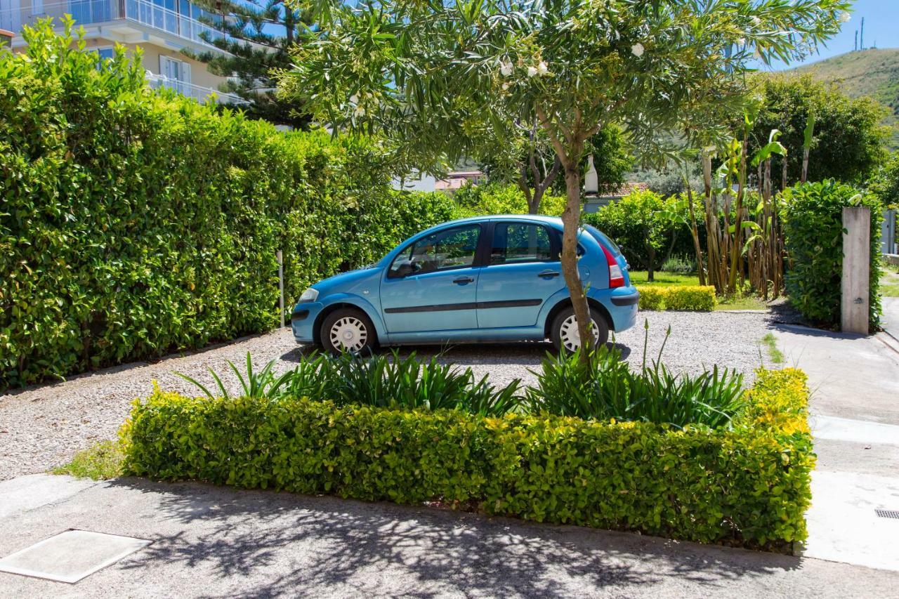 Appartamenti Vacanze Mareemare Capo dʼOrlando Exterior foto